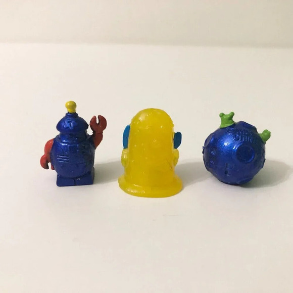 Trash Pack Astro Trash Blue Grot Bot Trasheroid Flesh Eating Virus - Picture 3 of 11